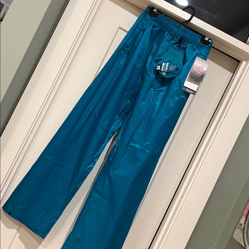 Pulse packable rain pants, NWT, medium